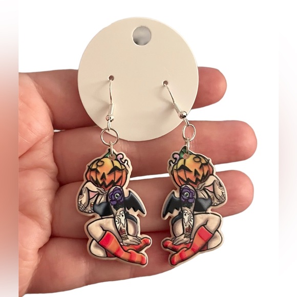 Sexy Spooky Girl Earrings - Halloween - Picture 4 of 4